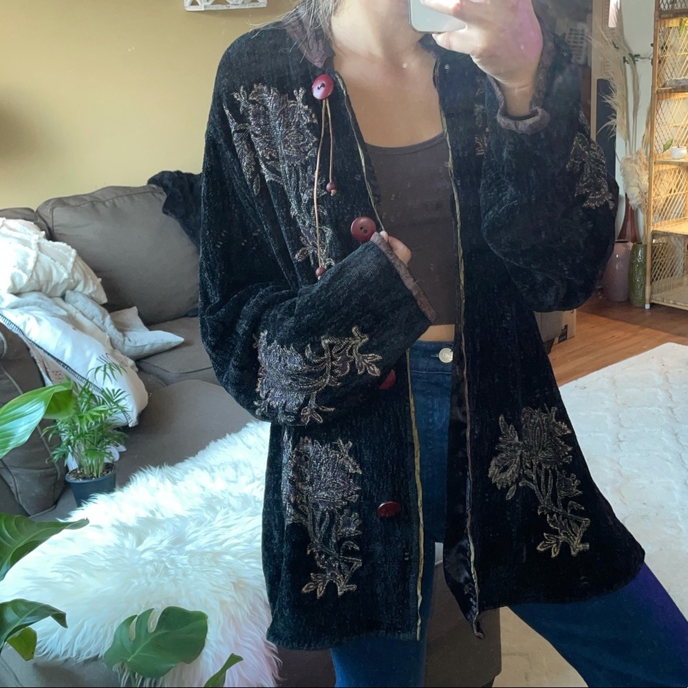 VTG Flashback Black Patterned Cardigan w buttons